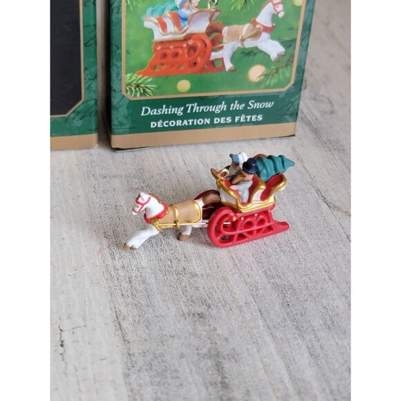 Hallmark Victorian skater sleigh night before Xmas ornament set - Picture 4 of 5